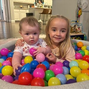 Meet your Posher, Leslie